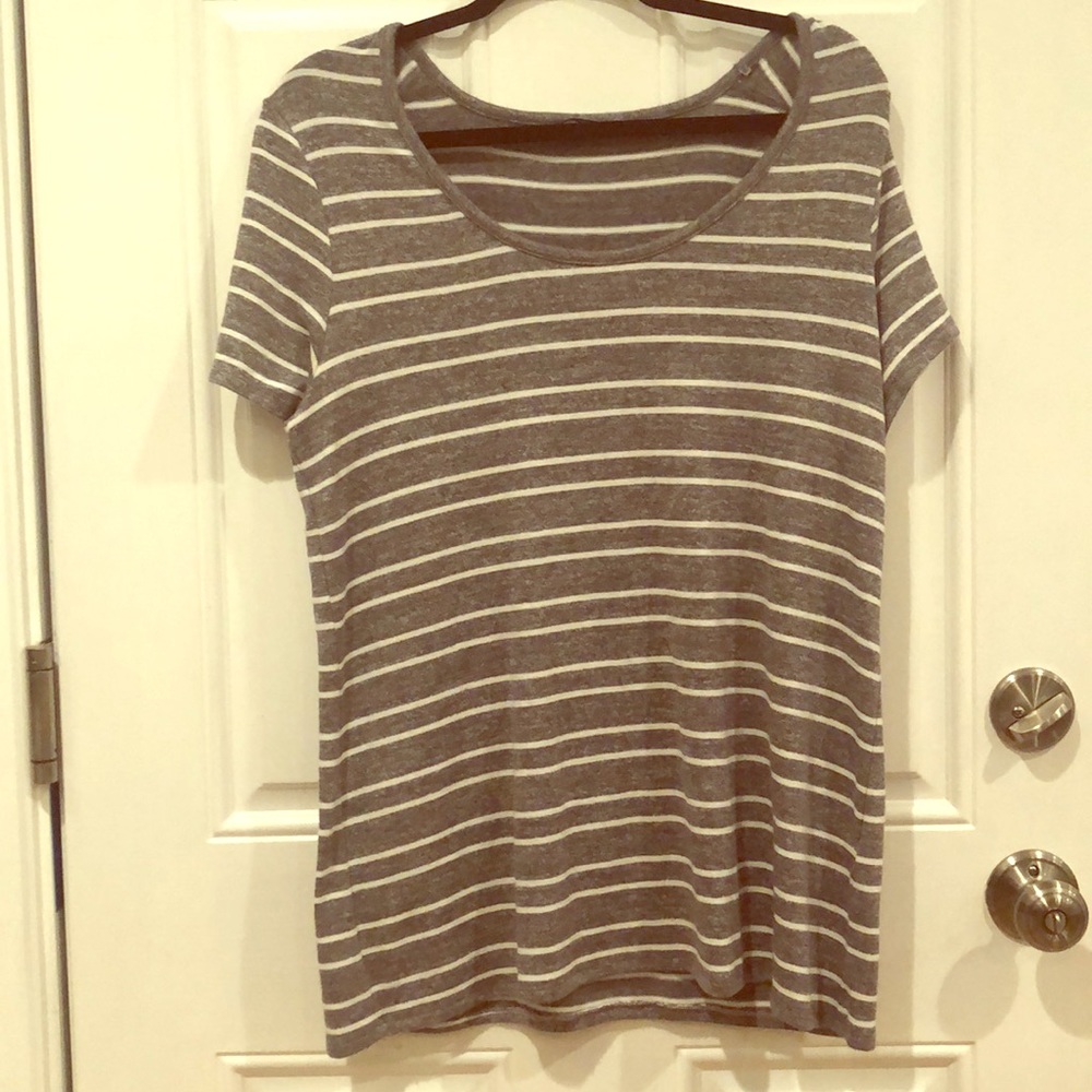 Banana Republic - T Shirt, never worn